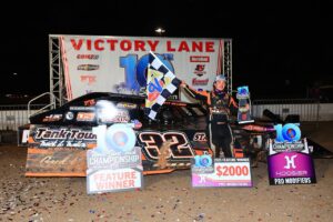 TAMING THE TOP: Garrett Killman Drives to World Short Track Championship Crate Modified Win