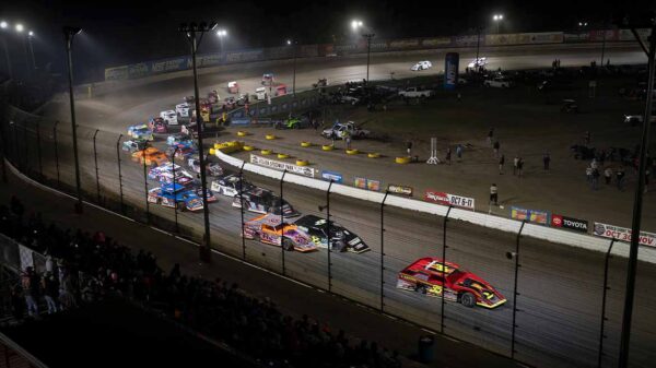 Full field of DIRTcar UMP Modifieds at Volusia