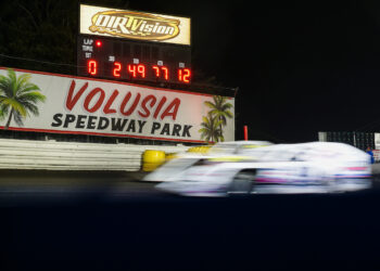 UMP Modifieds racing under Volusia banner