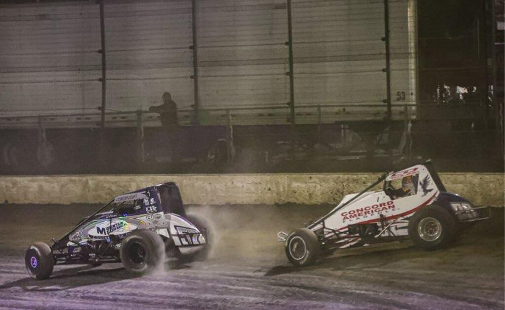 Logan Seavey races ahead of Brady Bacon