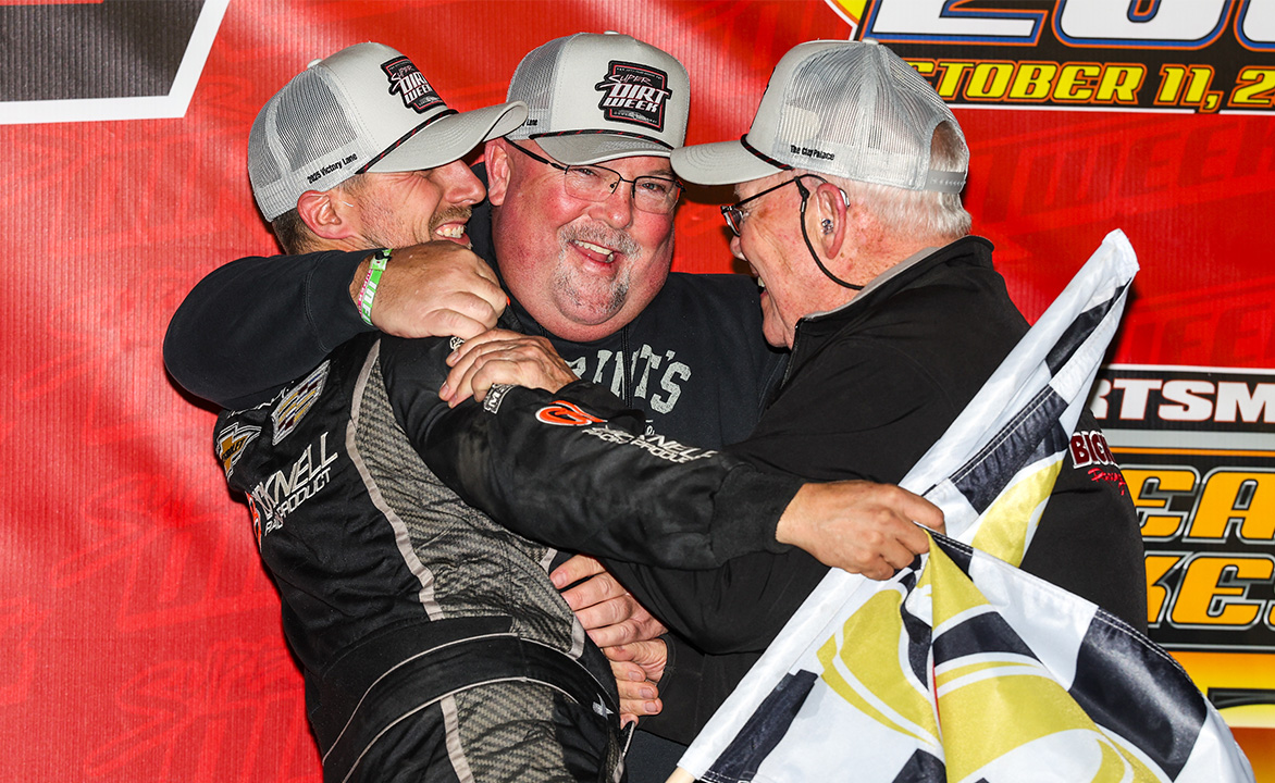 Mat Williamson and the Chews celebrate their Billy Whittaker Cars 200 win.