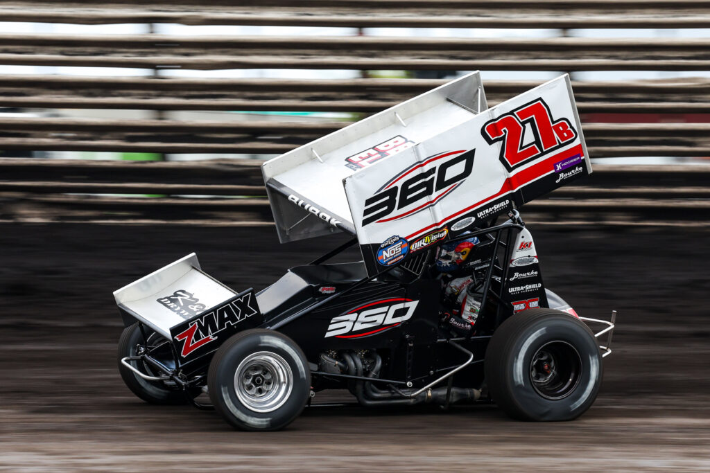 Jake Bubak driving his Sprint Car around a racetrack at an American Sprint Car Series event